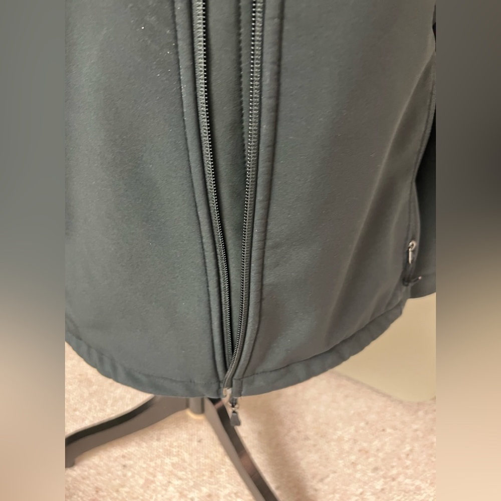 Women’s black soft shell north face jacket - Picture 9 of 10